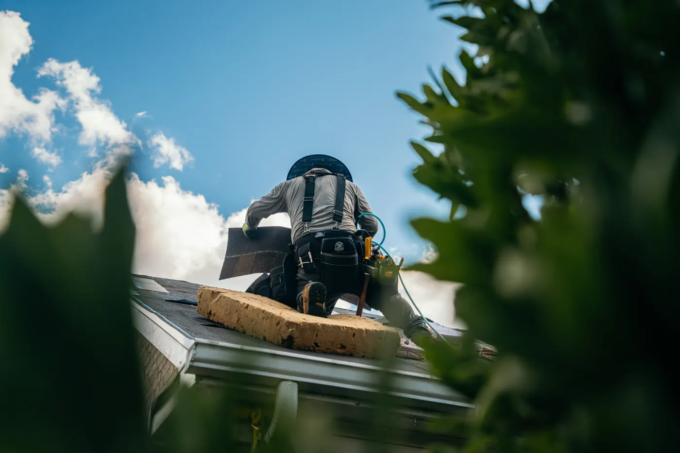 Manufacturer-certified roof installation in Kingsborough